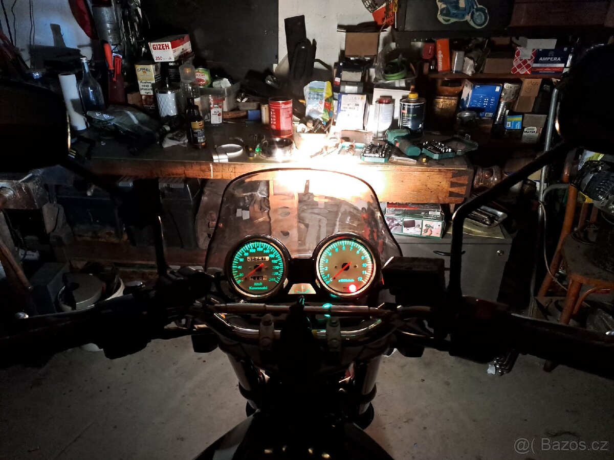 KAWASAKI ZR7