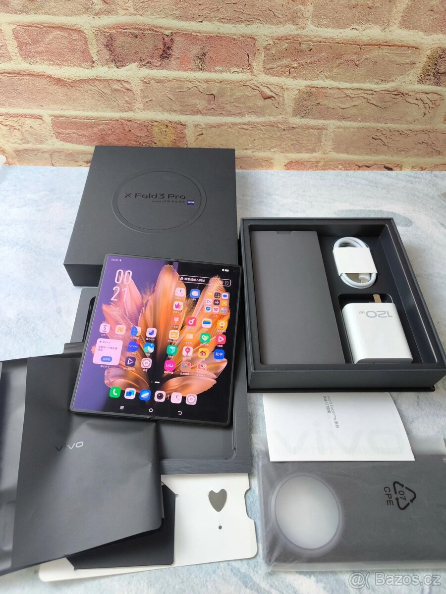 Vivo X Fold3 Pro 16GB RAM + 1TB Black