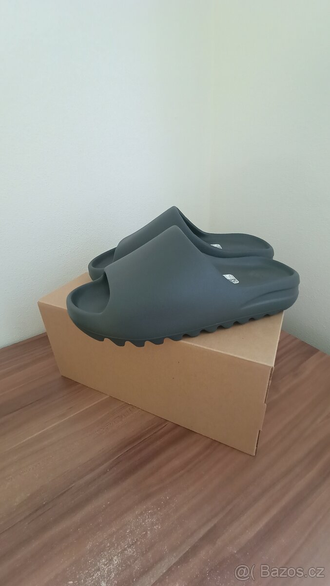 Yeezy Dark Onyx