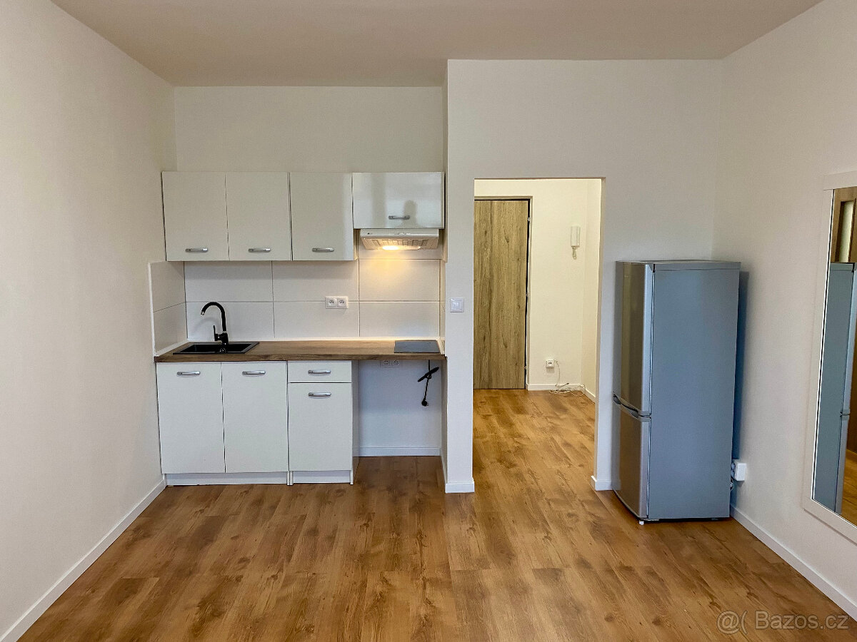 Pronájem bytu 1+kk 23 m²