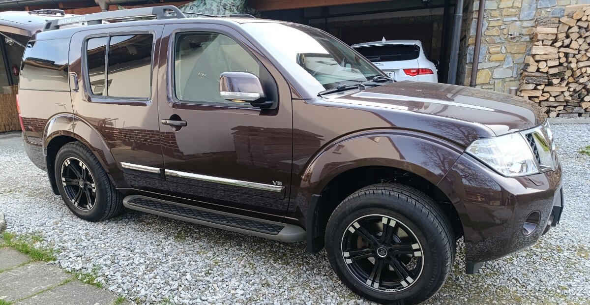 Nissan pathfinder 3.0