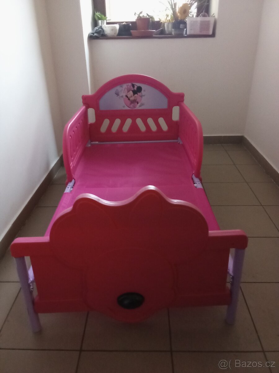 Dětská postelinnie