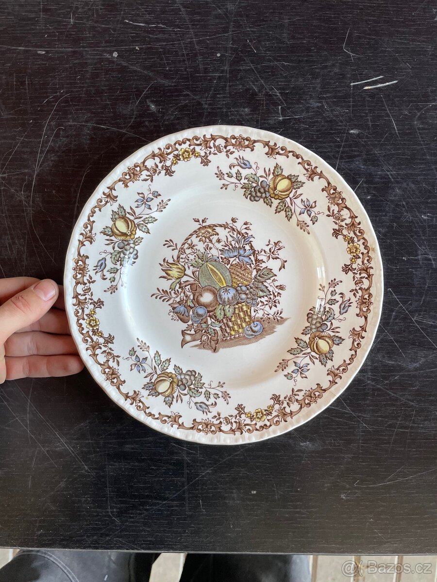 Anglický porcelánový talíř s motivem ovoce a květin