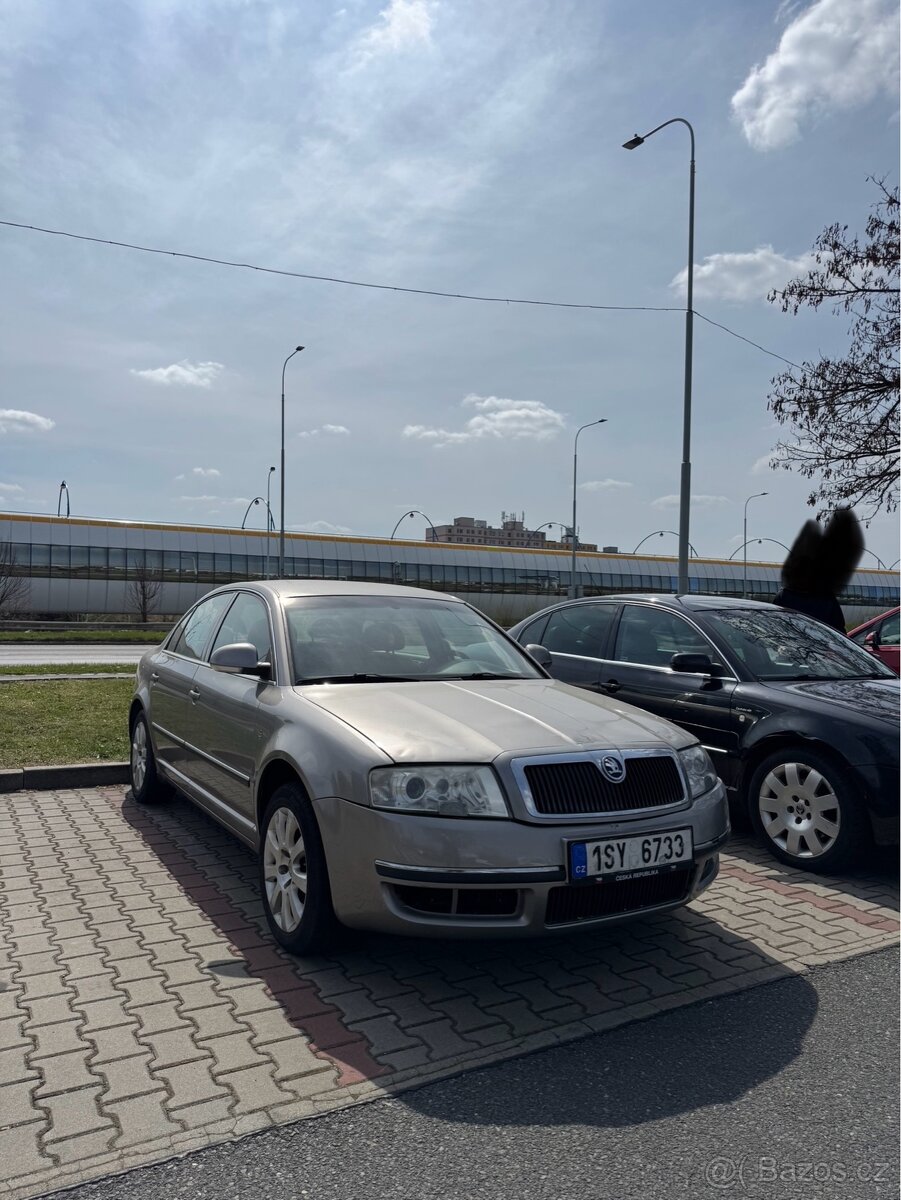 Superb 1.9 2008