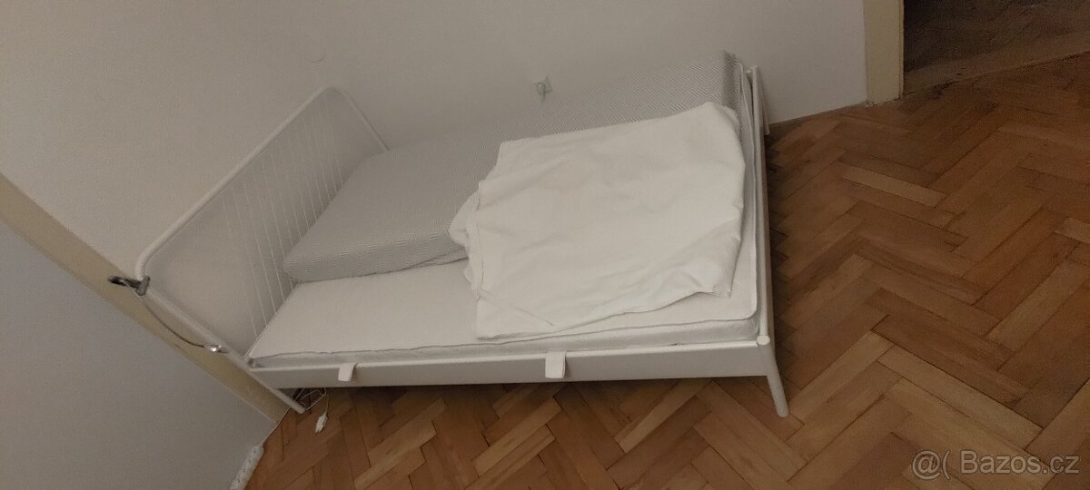 Postel kovová Ikea