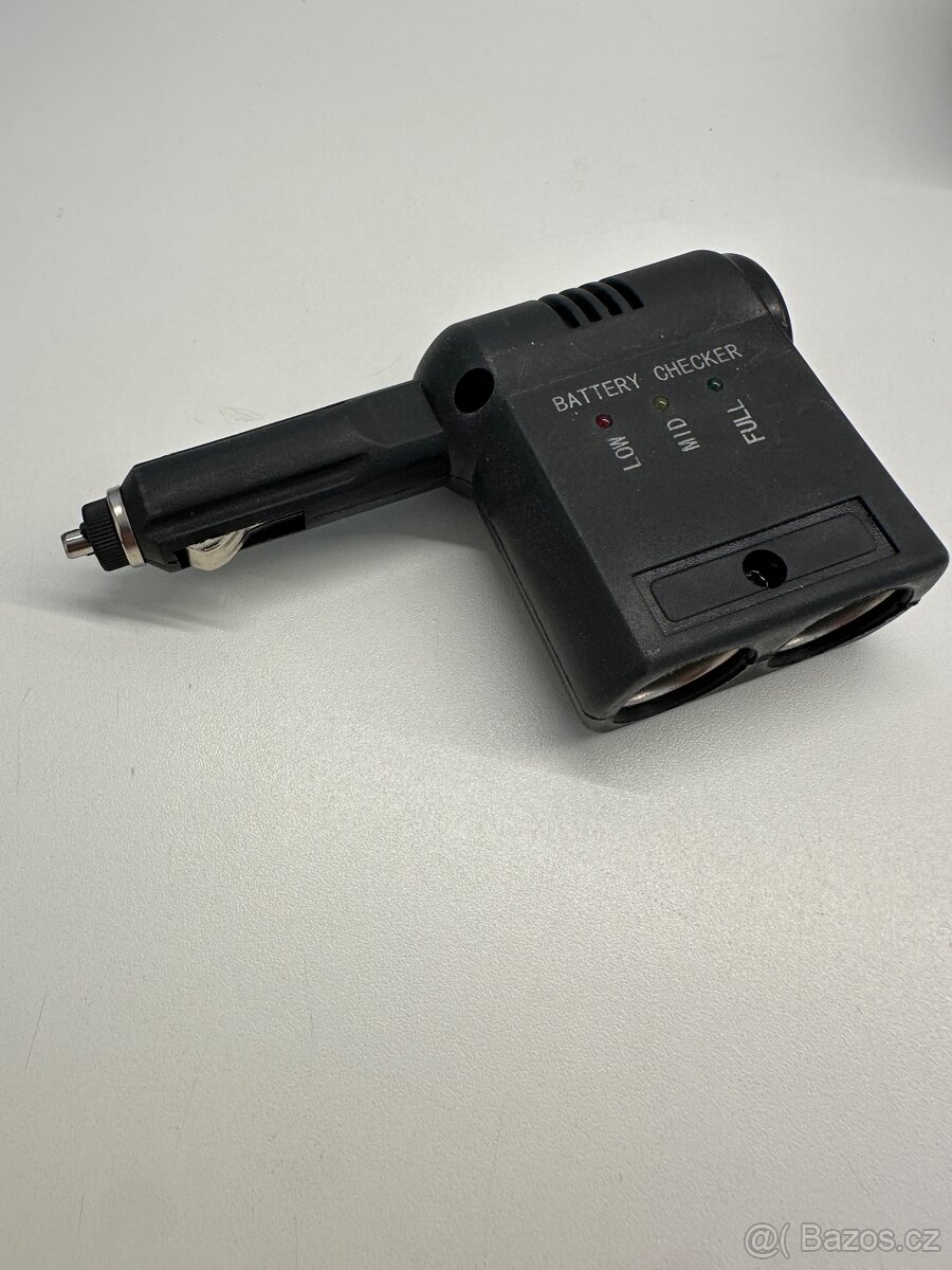 Rozdvojka do autozásuvky – 2x 12V + USB + kontrola baterie