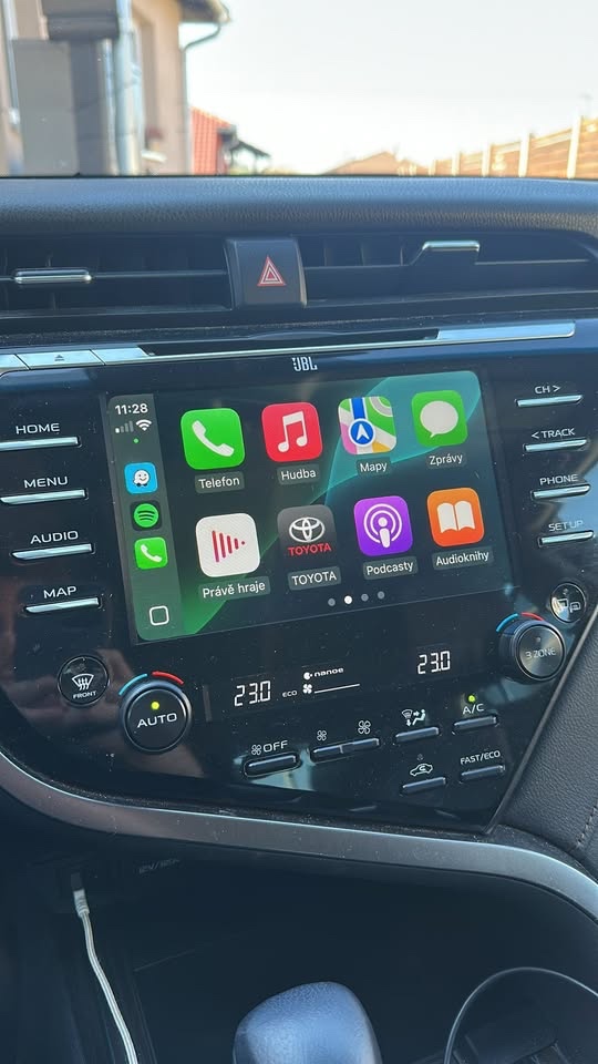Toyota Camry 2018 - 2020 Apple CarPlay & Android Auto