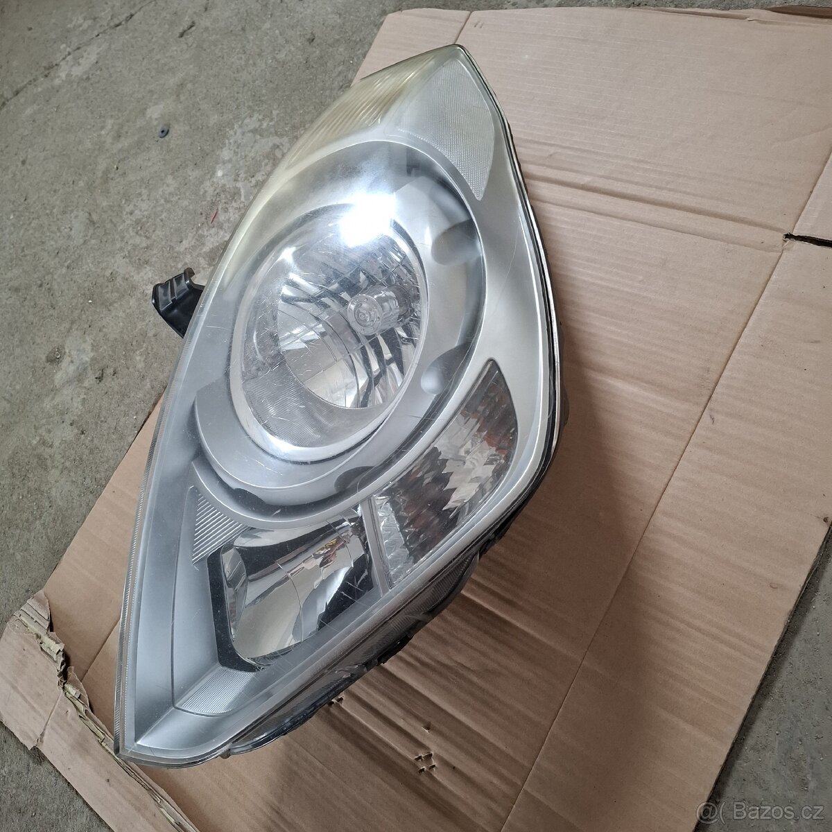 Přední levé světlo Hyundai H1 origo dil
