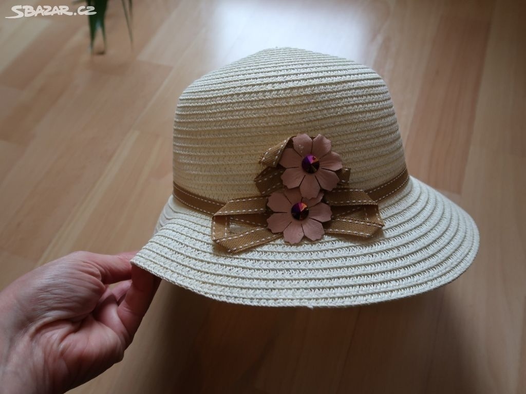 Klobouček nový 6- 8 let (cca 50 cm obvod)