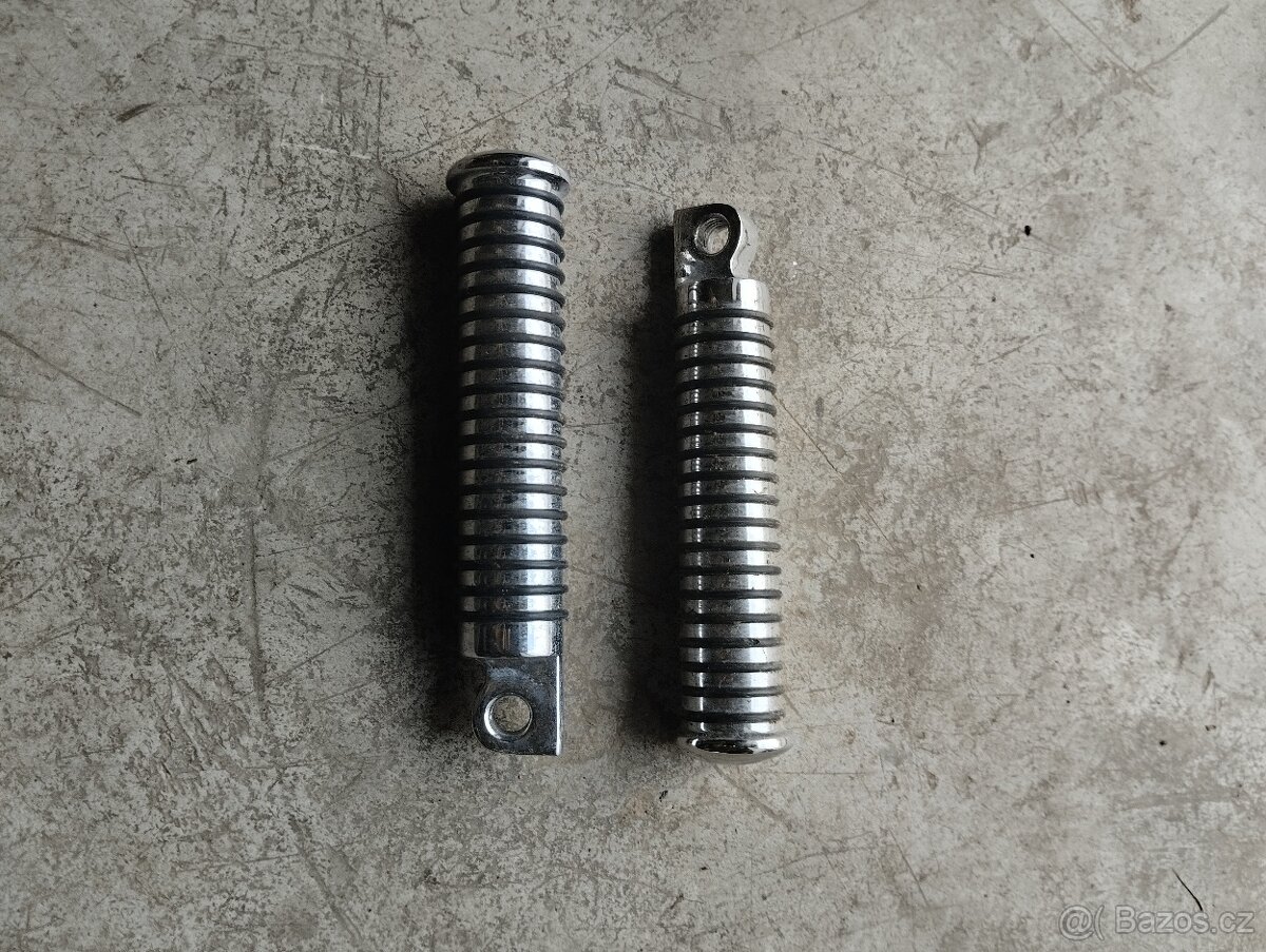 Zadní stupačky na Chopper
