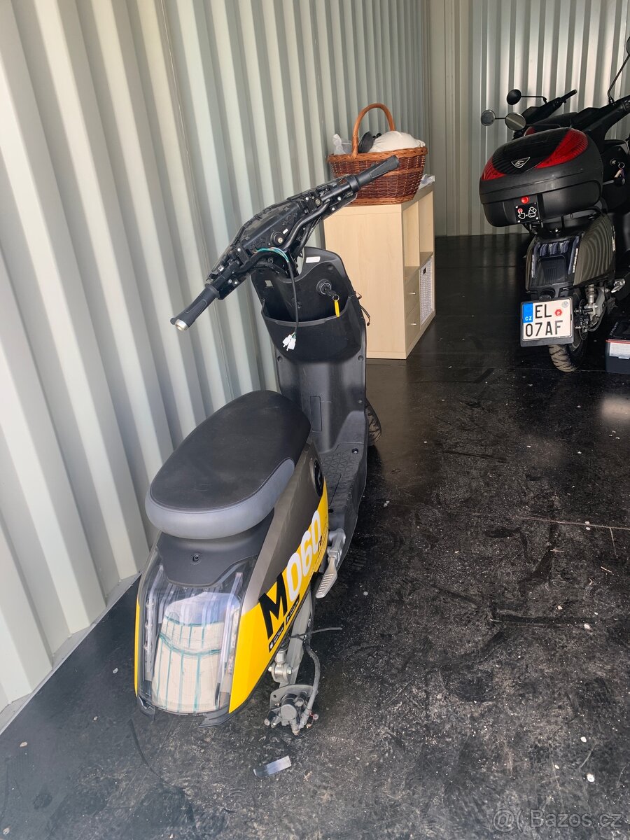 E-scooter Soco Cux Torzo