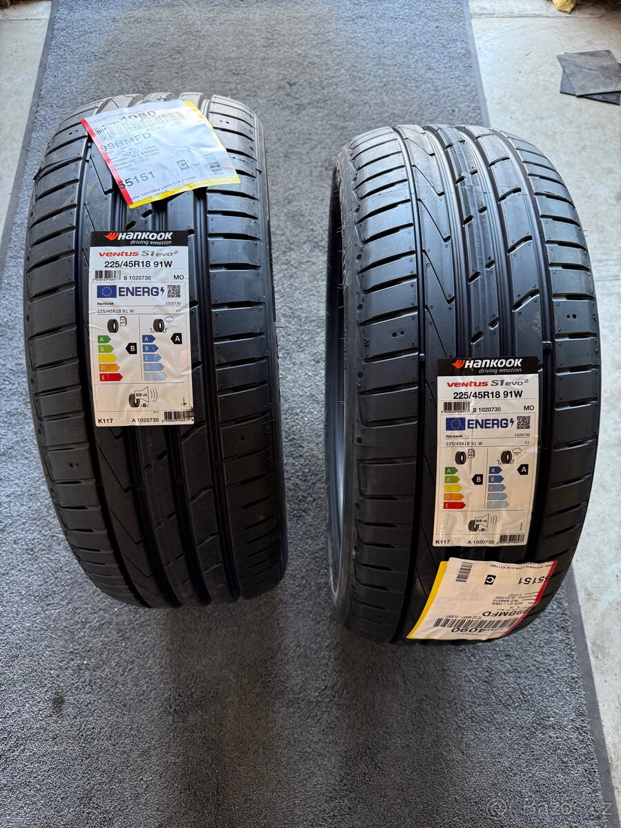 P: Pneu Hankook Ventus S1 Evo2 225/45/18