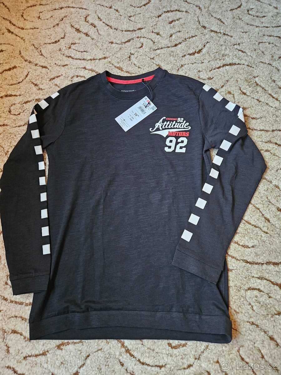 triko Reserved nové