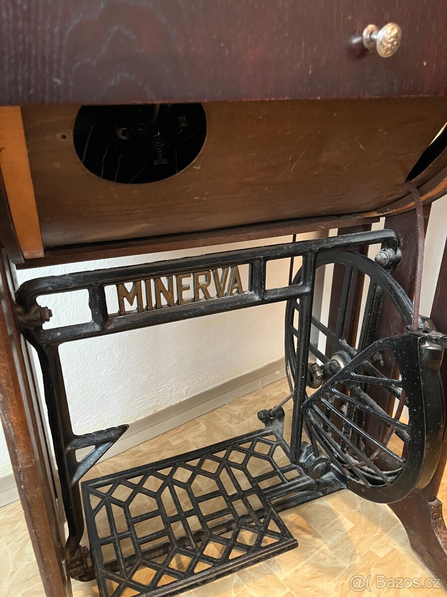 Šicí stroj Minerva