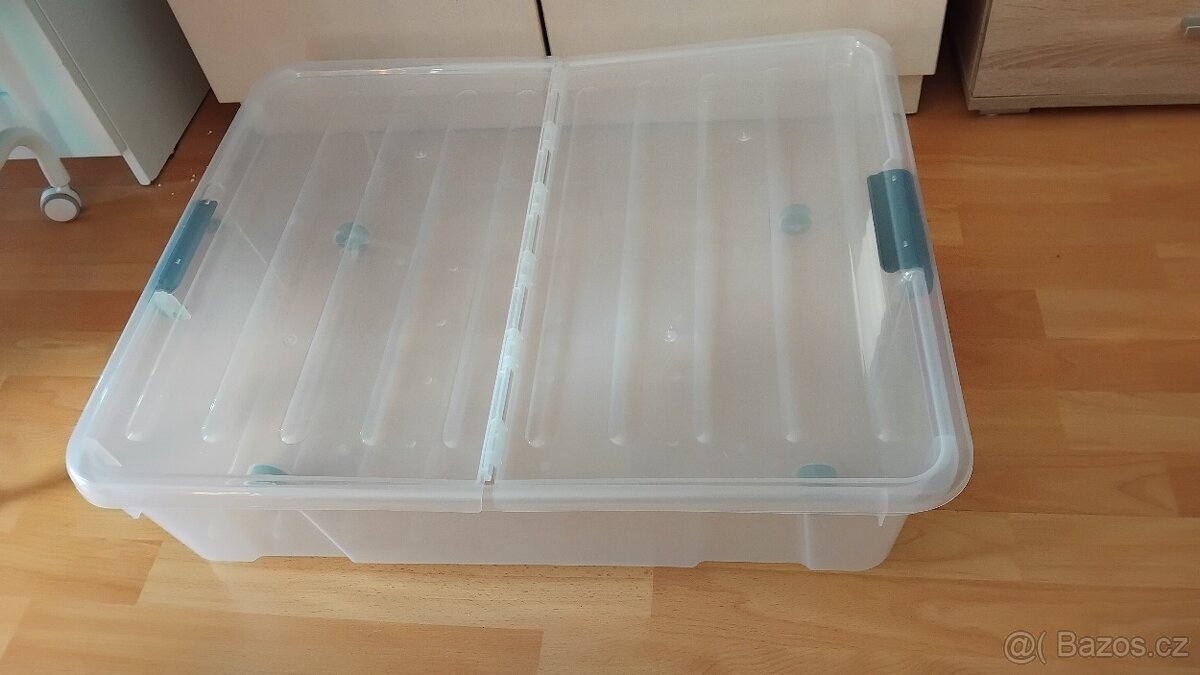 Úložný box na kolečkách s víkem