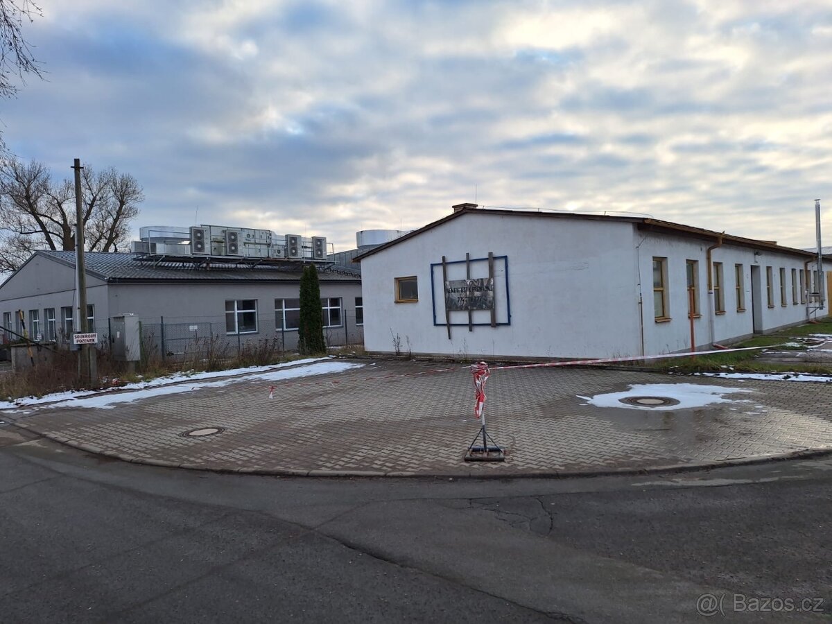 Pronájem plochy-zámková dlažba