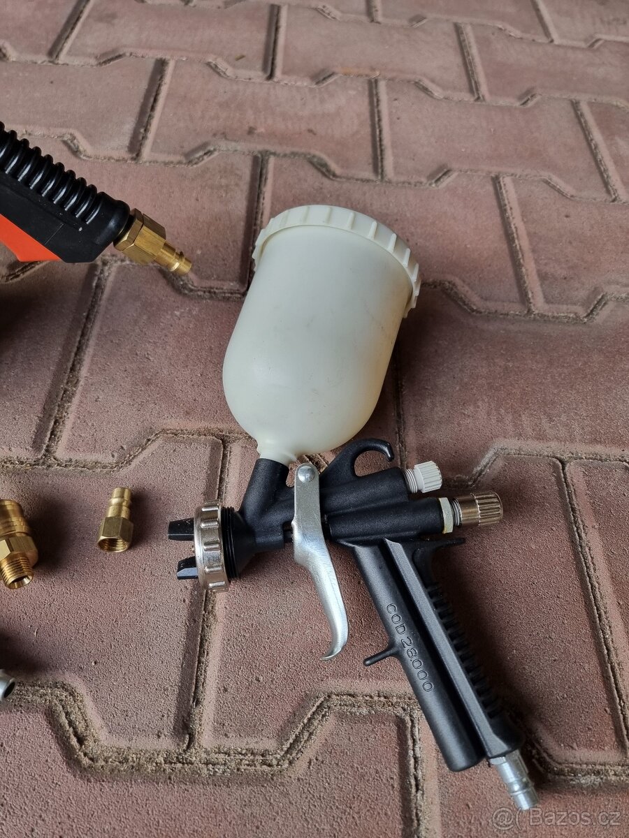 Strikaci pistole sada