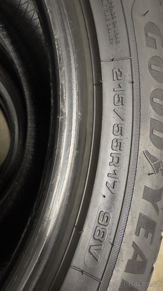 Zimní pneu 215/55/17 Goodyear (4ks)