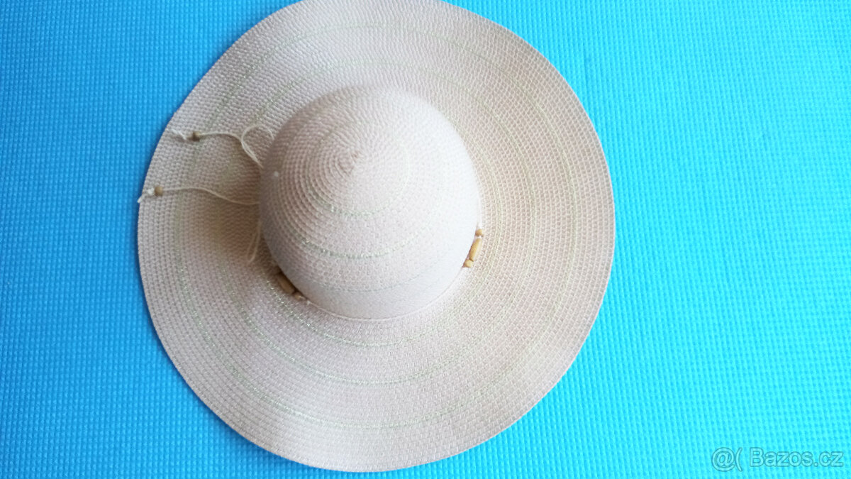 Plážový klobouk
