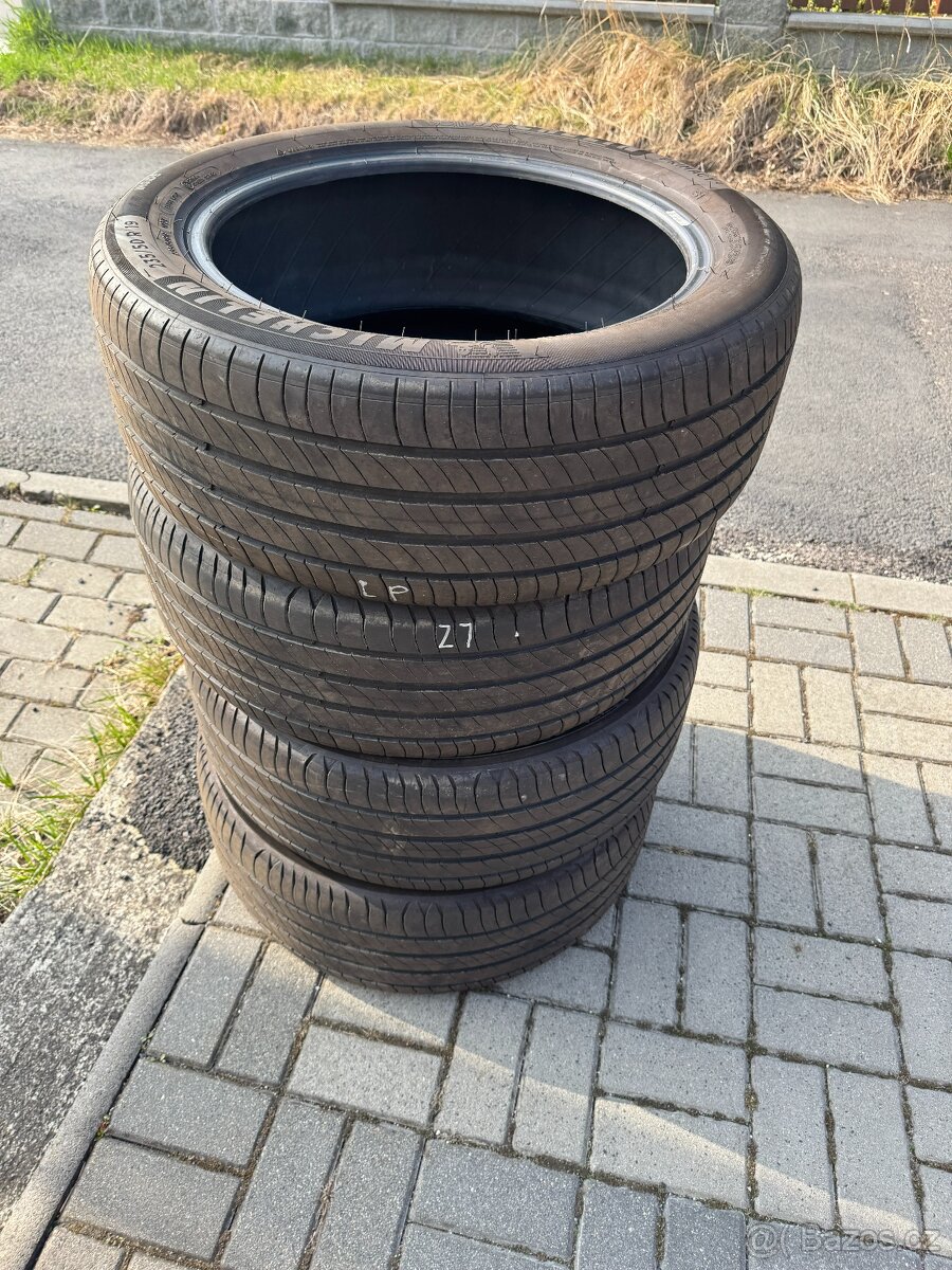 Letní pneu MICHELIN PRIMACY 4 S1 235/50/19 103V XL