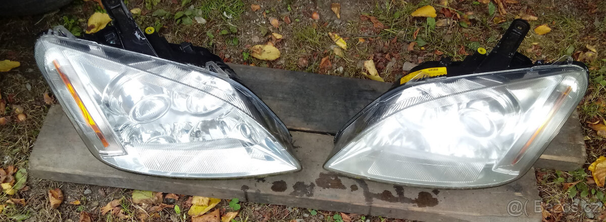 Ford C max - Přední čočková světla