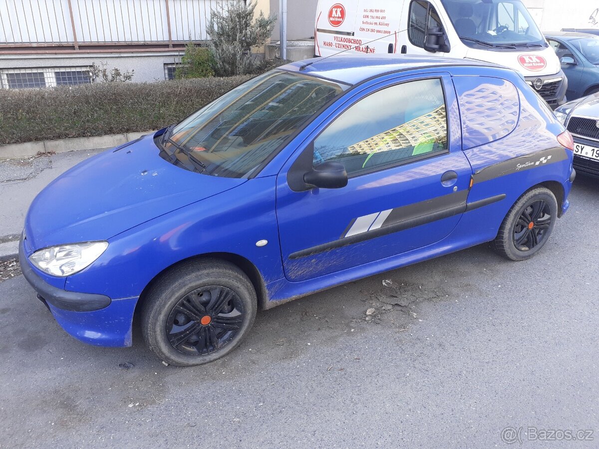 prodám Peugeot 206 van r.v. 2004 1.1i 44kw, kosmetika, volat