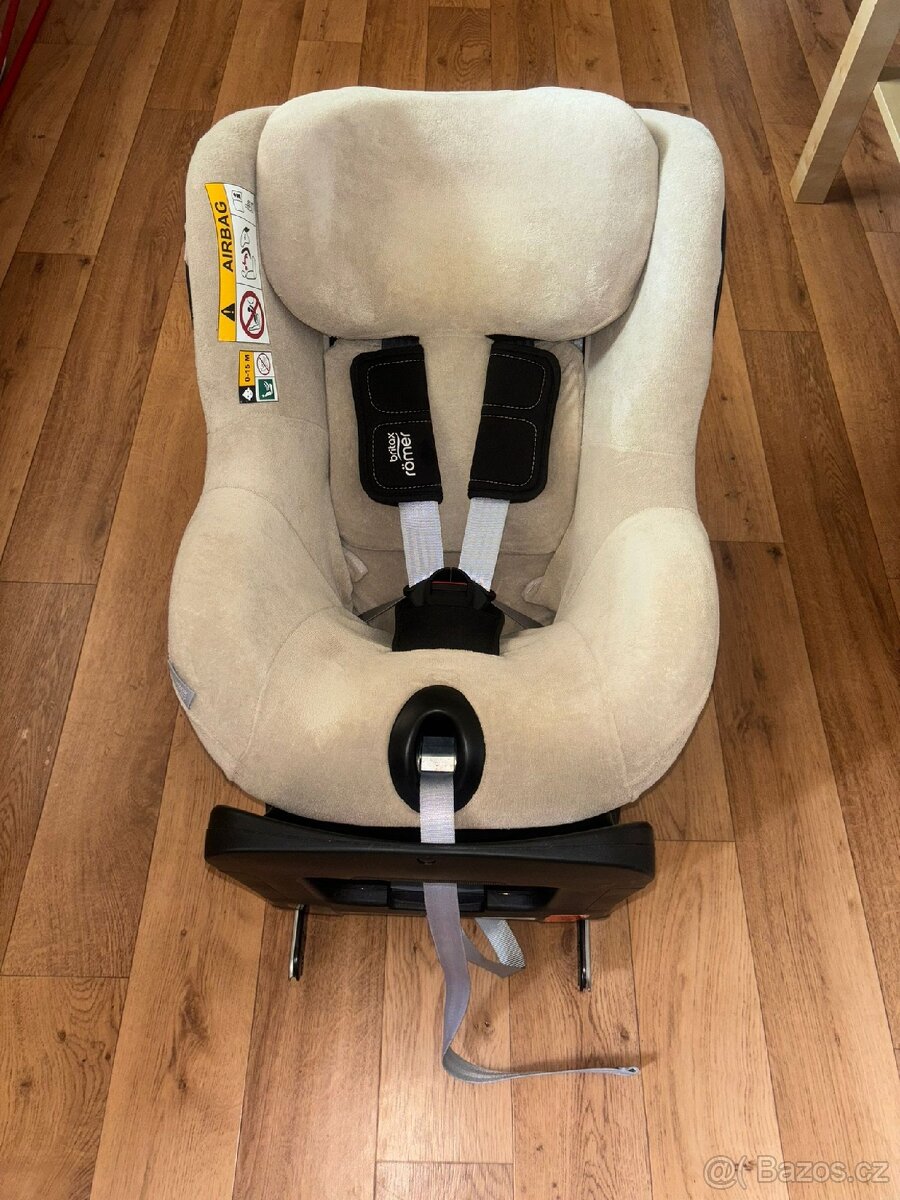 Otočná autosedačka Britax Romer 0 - 18 kg s isofixem.