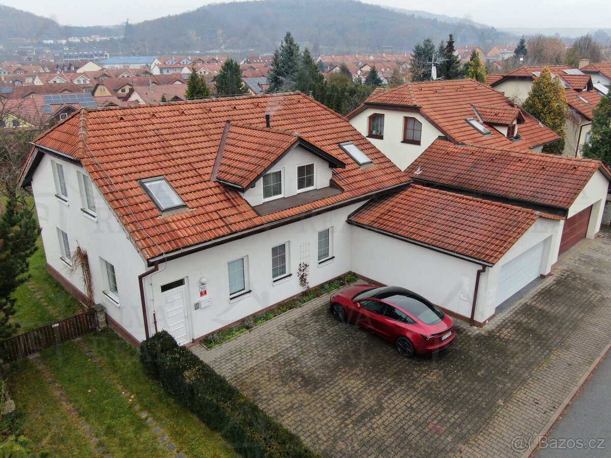 Prodej RD 7+1 v Kuřimi, ul. Foglarova, CP 743 m², všechny...