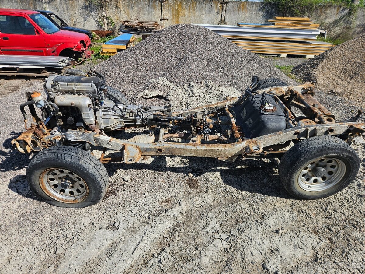 Suzuki Jimny - podvozek s rámem