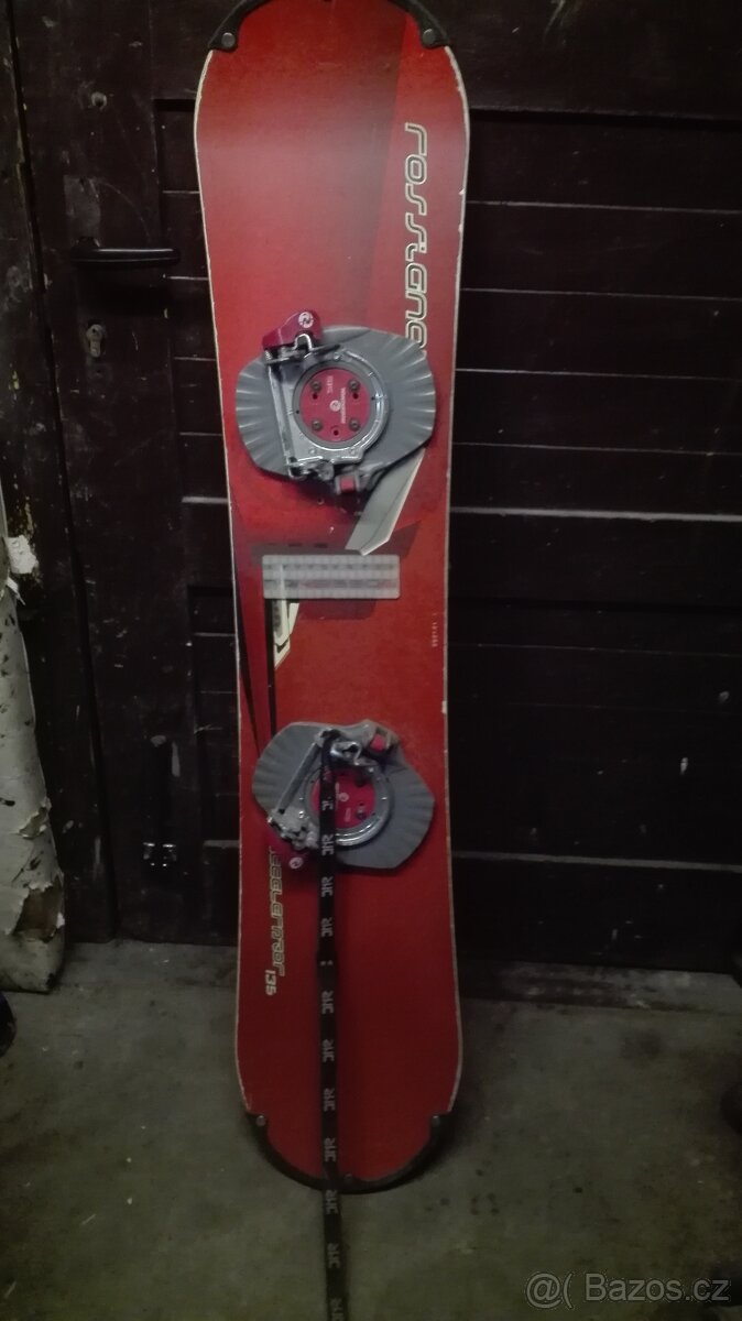 prodám snowboard s vázáním , možno i s botami mám 3ks levně