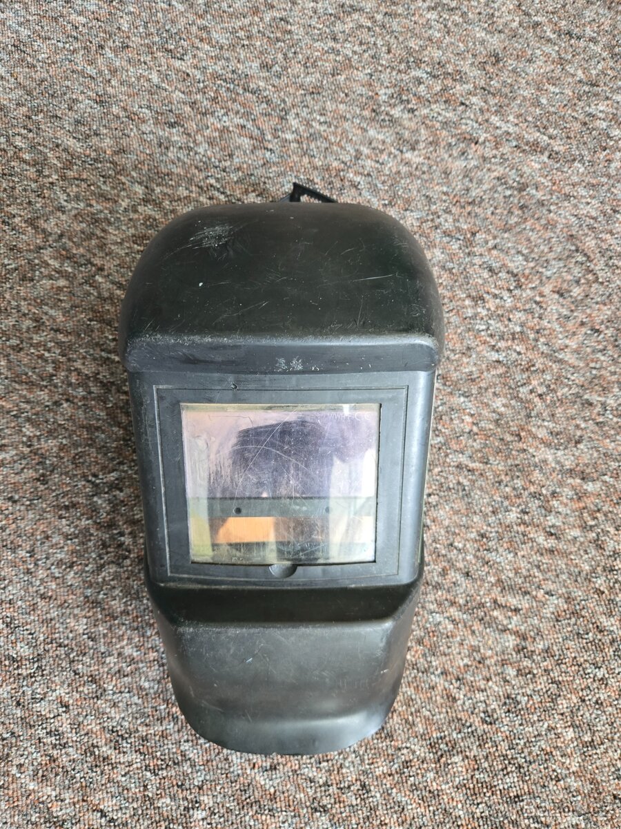 SAMOSTMÍVACÍ SVářecí KUKL LCD MASTER