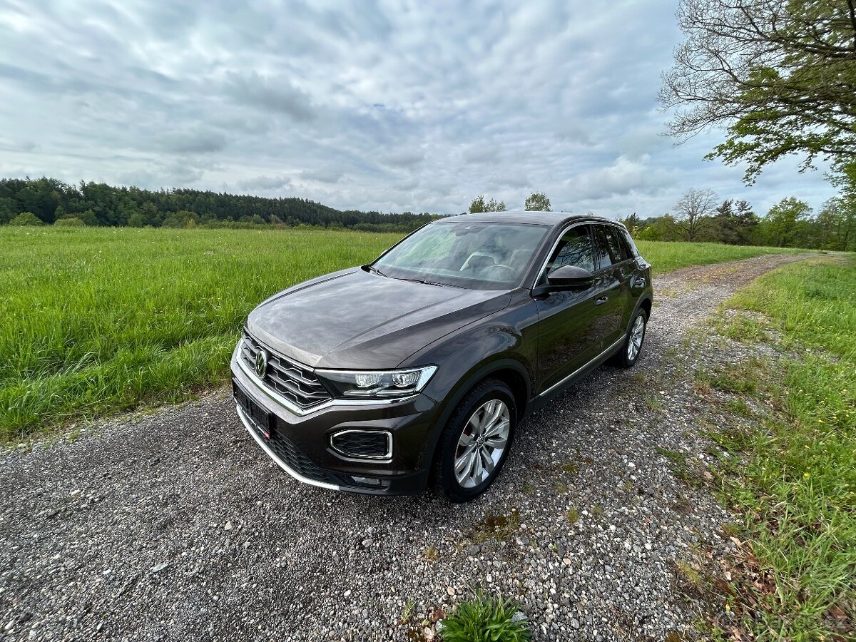 Prodám VW T-Roc 1,5 tsi 110 kW SPORTLAIN