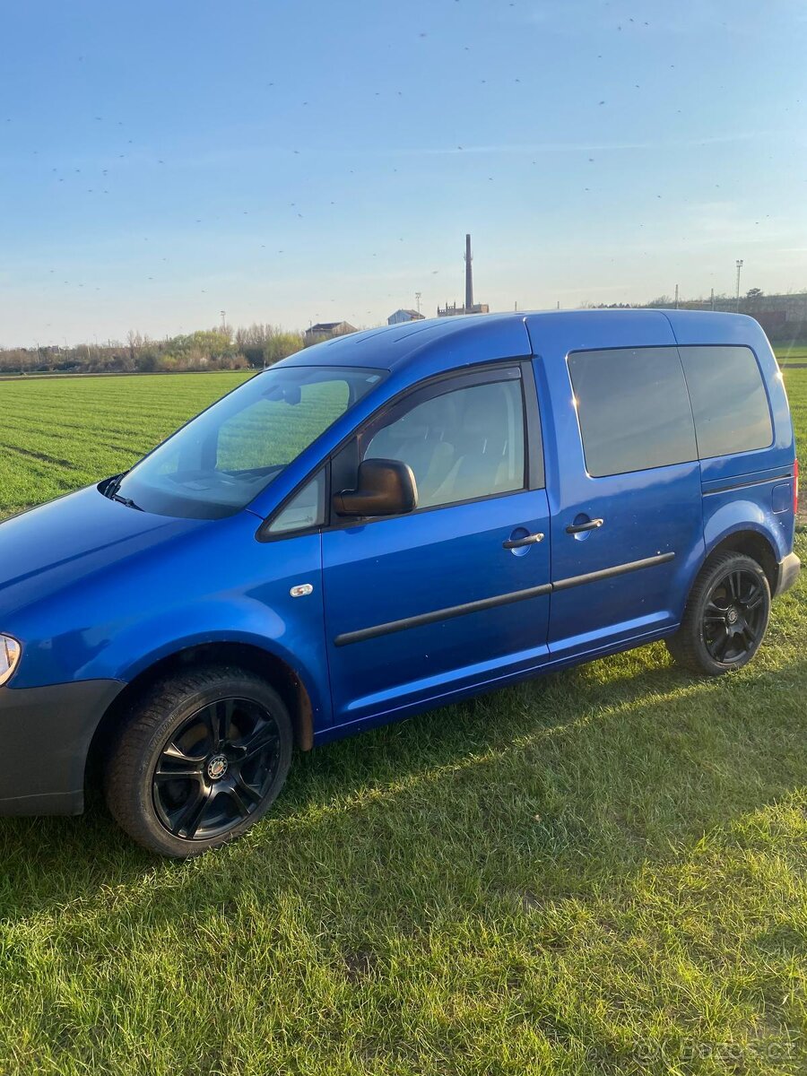 VW Caddy life 1.9tdi(77kw)Pěkně auto