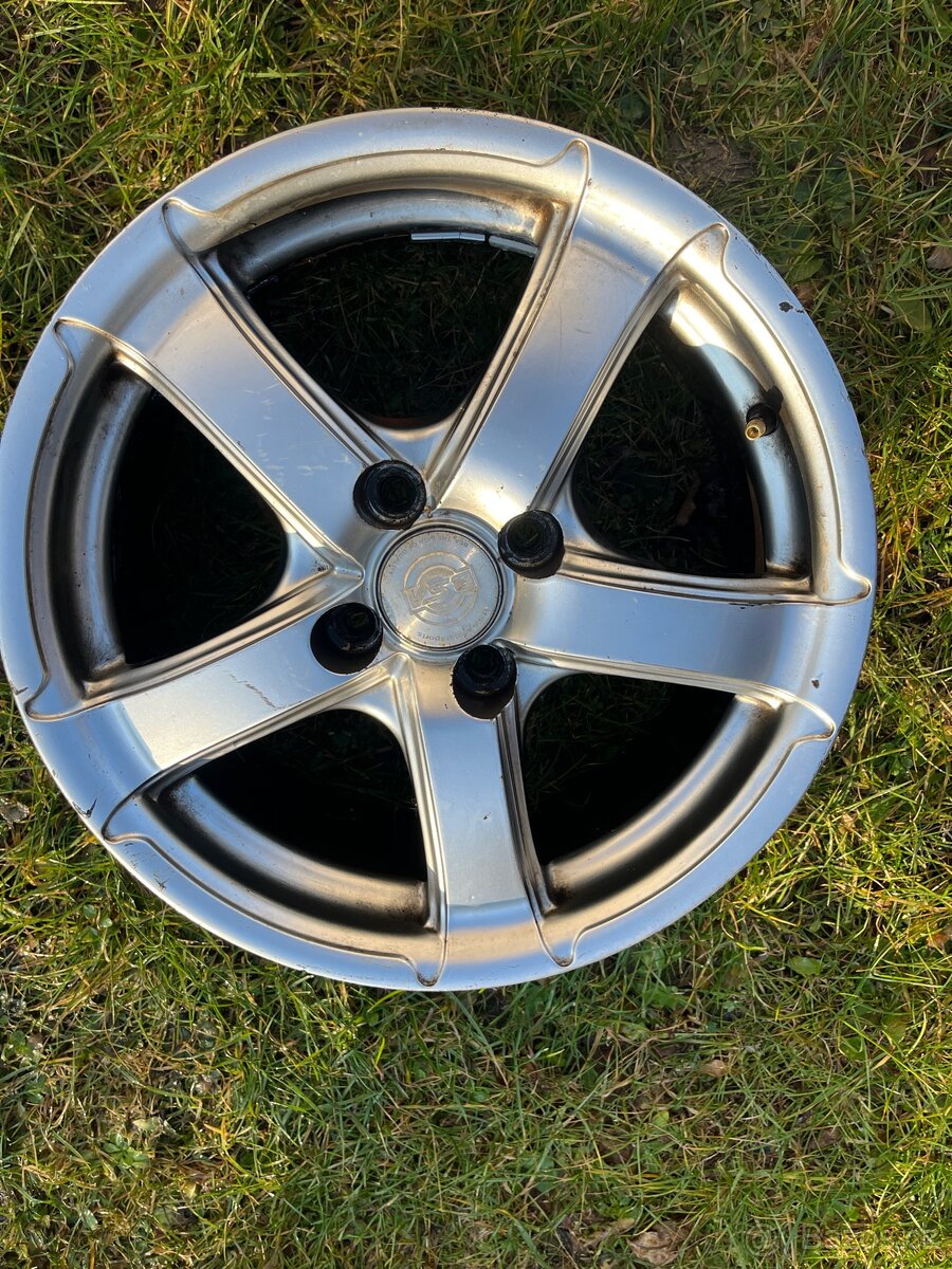 Alu kola R15