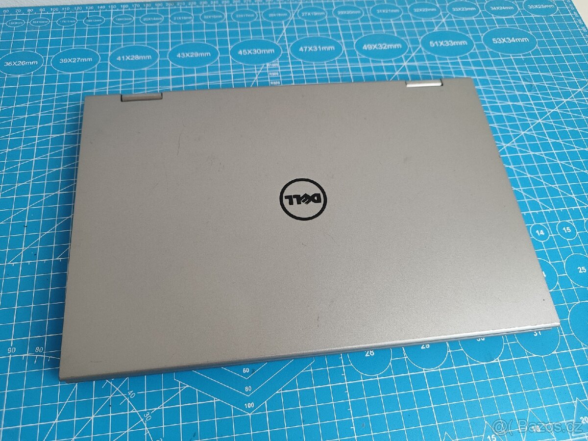 Maly Notebook Dell Inspiron Intel 4/256gb.