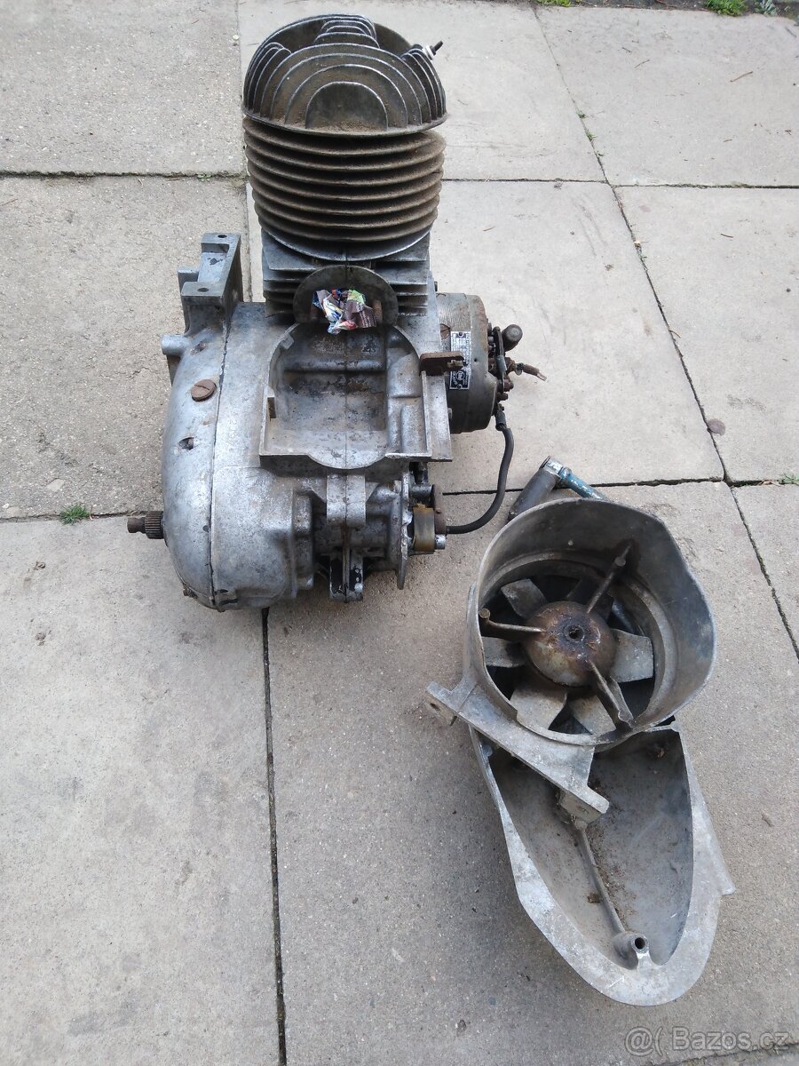 Motor skutr