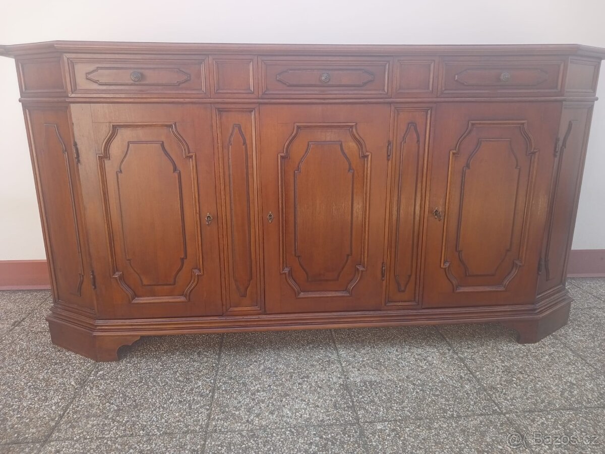 Starožitná, rustikální komoda, nábytek z masívu