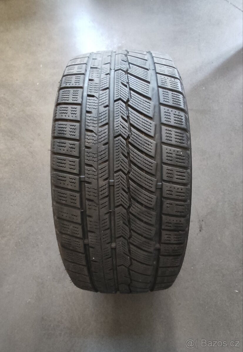 Zimni pneu 225/45/17