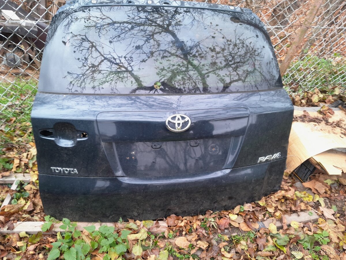 TOYOTA RAV4 III 06-13 ZADNÍ DVEŘE, VÍKO KUFRU,5 DVEŘE