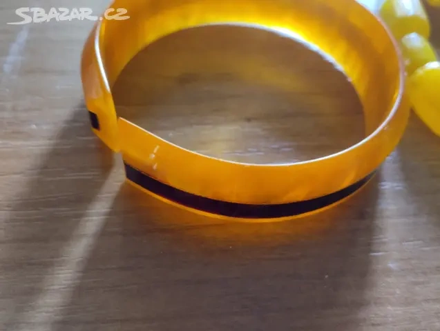 jantarový náramek