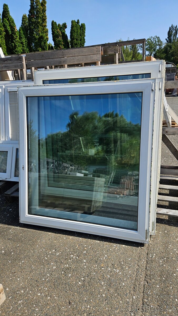 Okno PVC - 1470x1555 mm - STARŠÍ - 10 KS