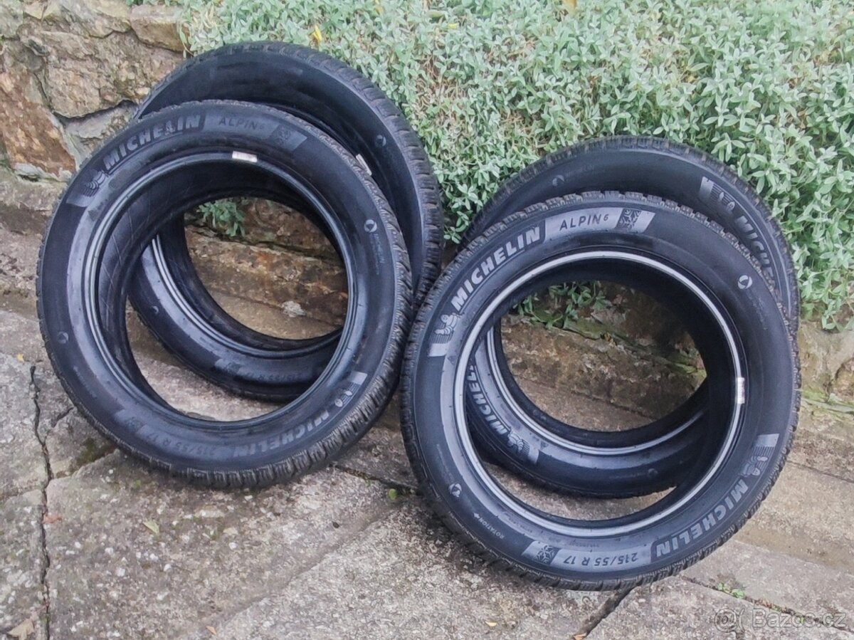 215/55R17 98V Michelin Alpin 6
