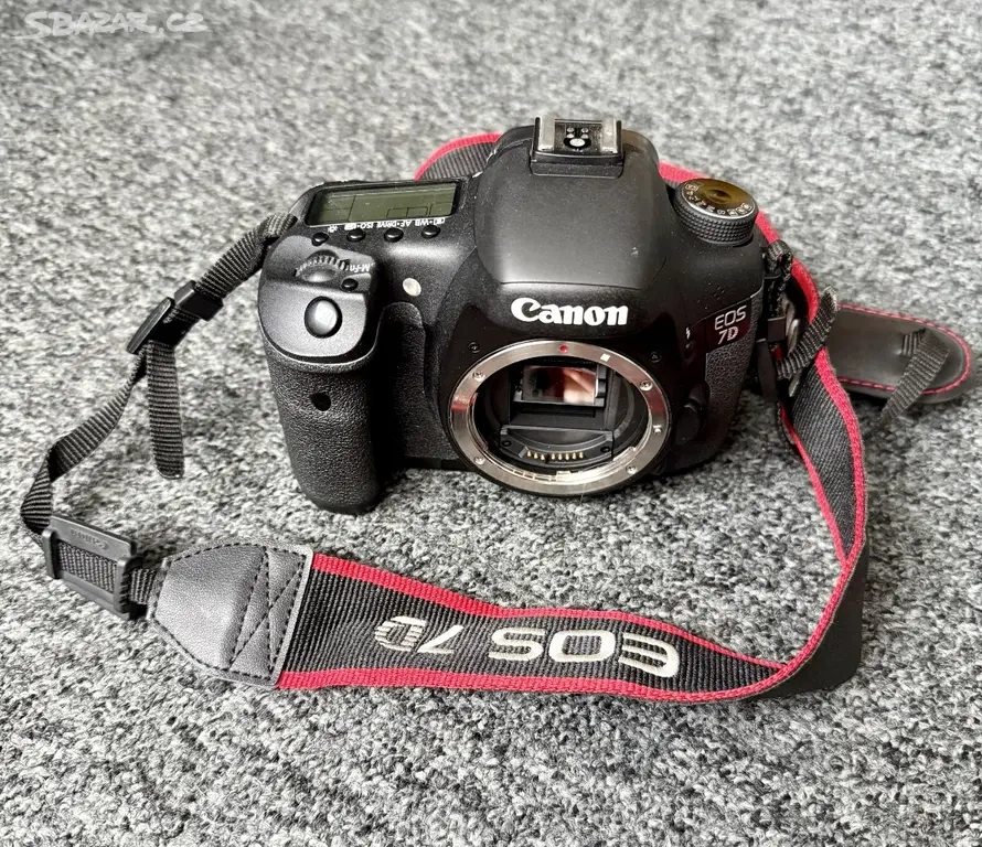 CANON EOS 7D