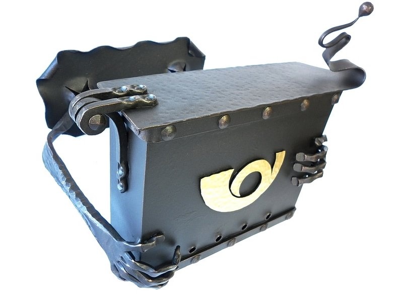 Kovaná poštovní schránka