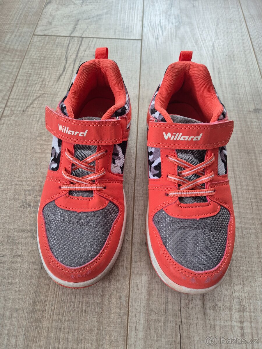 Tenisky Willard minimálně nošené velikost 35
