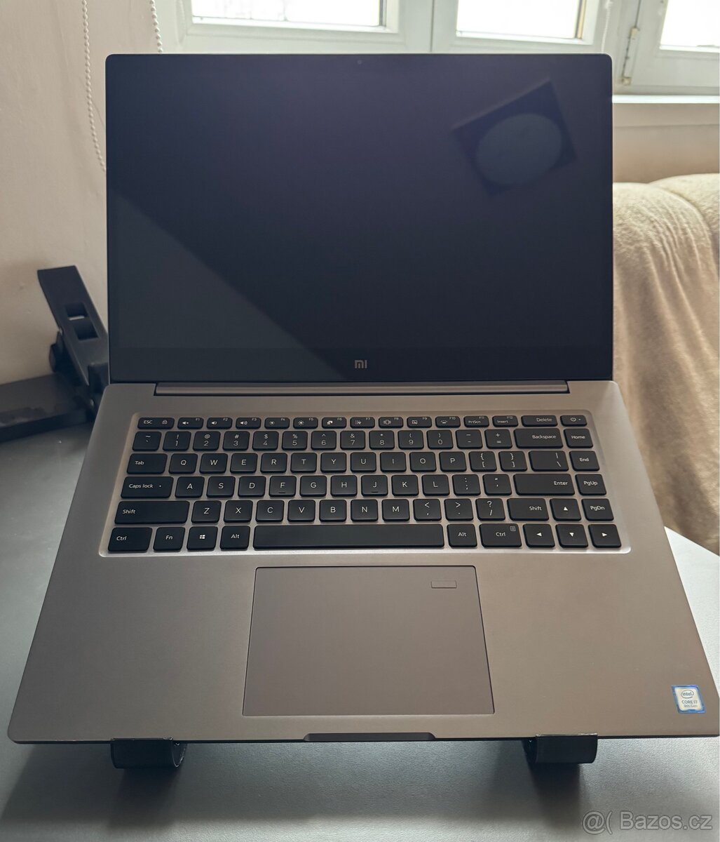 3D vytisklý stojánek na notebook