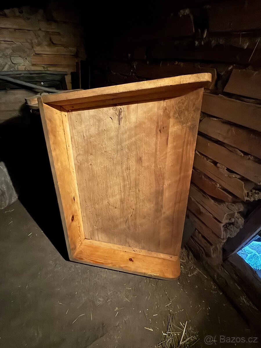 Dřevěný vál z masivu