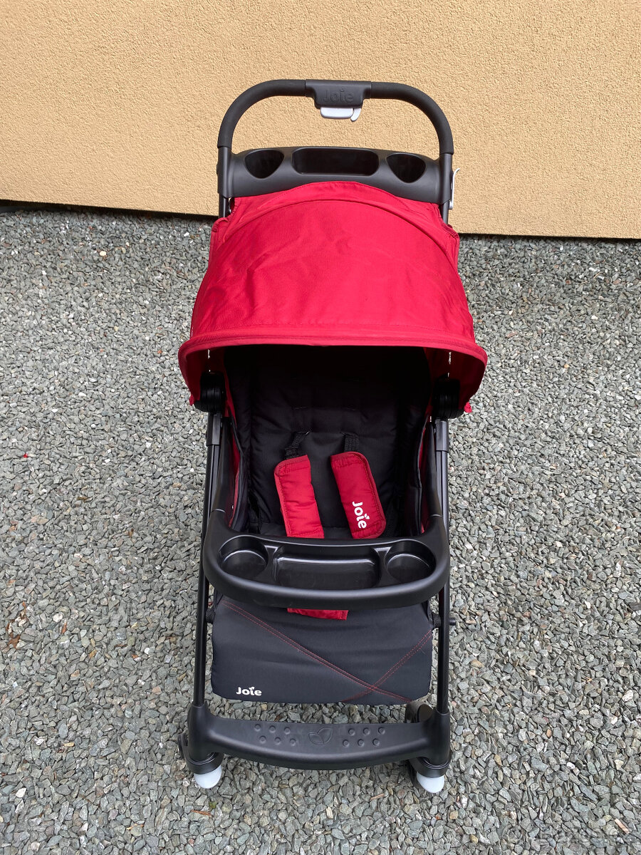 Kočárek Joie Muze - červený