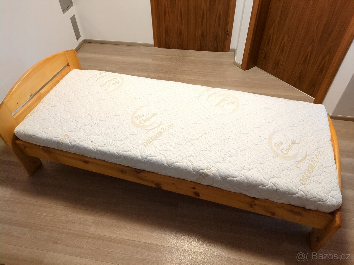 Postel z masivu 80 x 200 s matrací