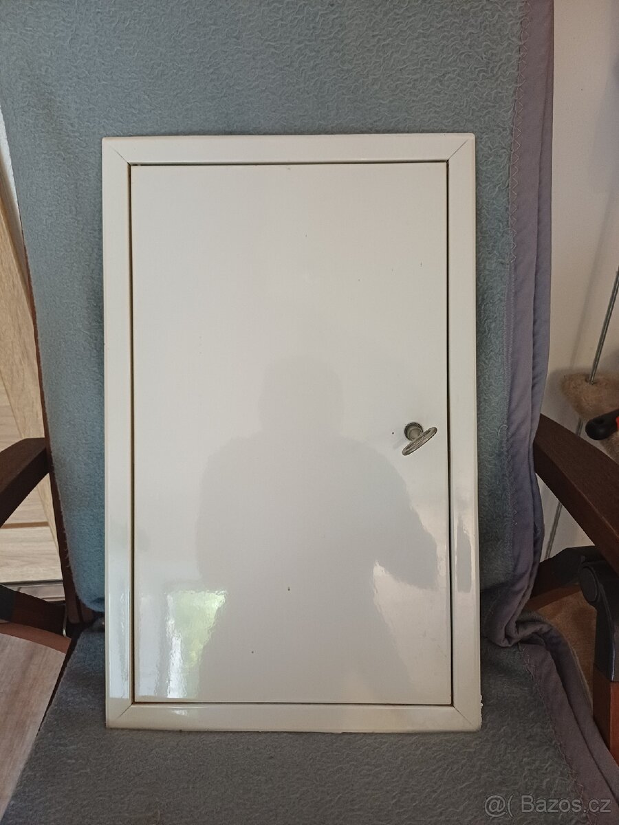 Revizní dvířka plechová